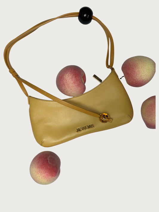 Jacquemus the large bison perle (RRP £850) - £15 per day